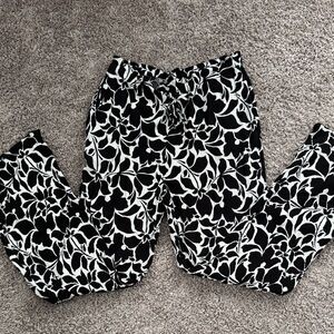 Maurices Monochrome Floral Patterned Pants
